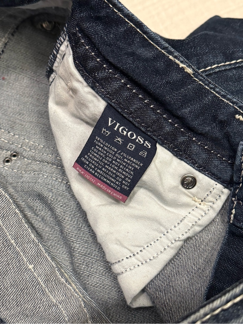 Vigoss Y2K Studded Denim The Dublin Capri Low Rise Contrast Stitch Size 28 - Picture 5 of 8